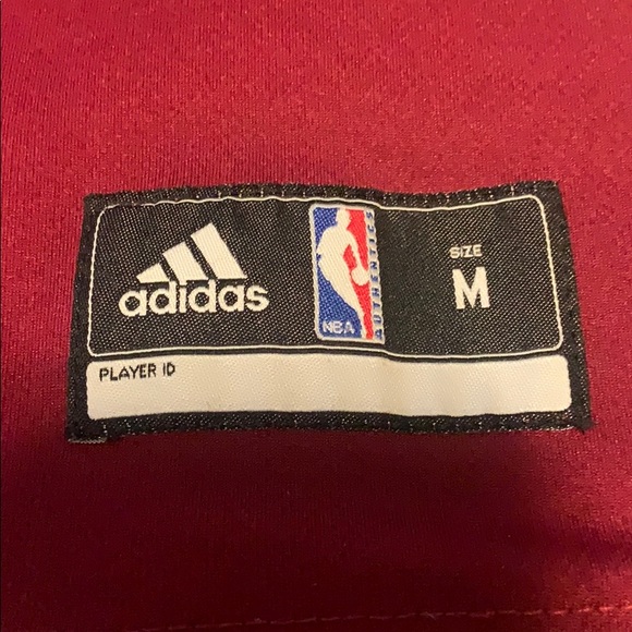 LeBron James Cavaliers Jersey - Youth medium - Picture 3 of 3